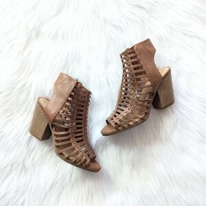 RAMPAGE Voda NWOB size 9 light brown cognac caged heeled sandal zipper closure